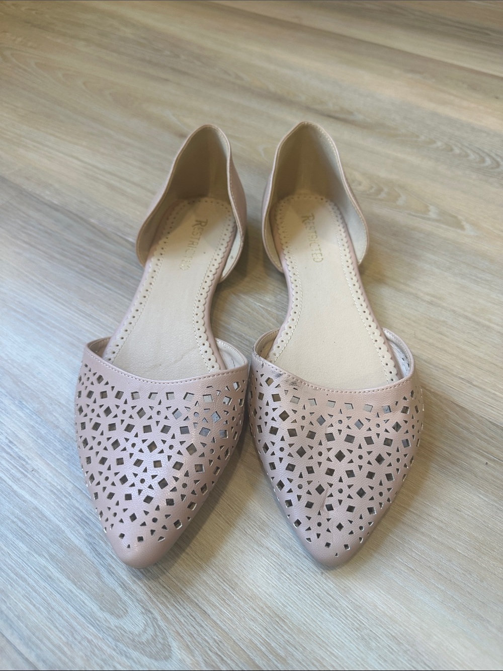 Restricted Cutout Pointed D'Orsay Flats in Light Pink